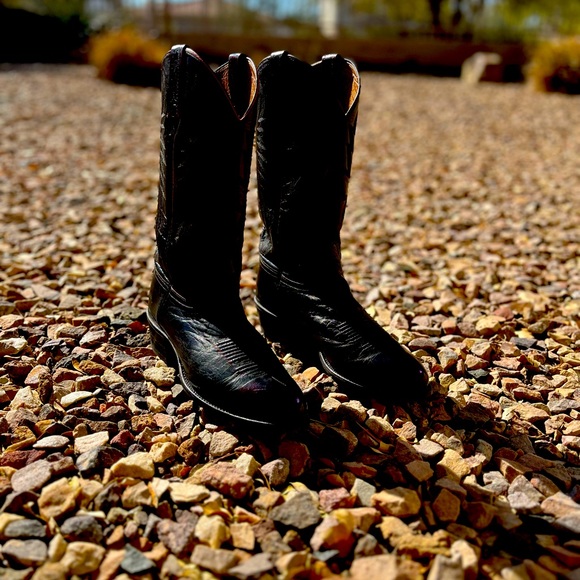 Authentic Lucchese Beautiful Black Cherry Boots 10.5 D photos don’t do justice! - Picture 1 of 15